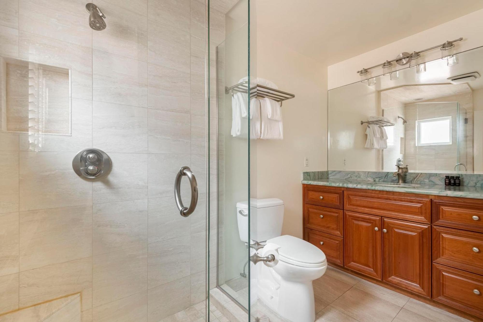 Casa de férias Shoreline By Avantstay Spectacular Beachfront W Fire Pit Pool Table San Diego